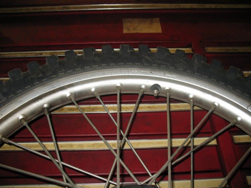 1993 XR200R FRONT WHEEL ASSEMBLY HONDA XR 200 R 44601-KK0-770 - Picture 4 of 10