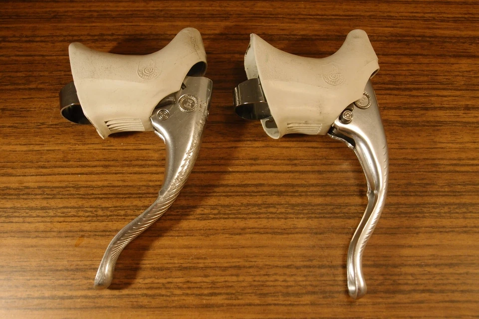 1987 гоночные тормозные рычаги Campagnolo Chorus сделано в Италии 23,8-24,2 мм зажим - Изображение 2 из 4
