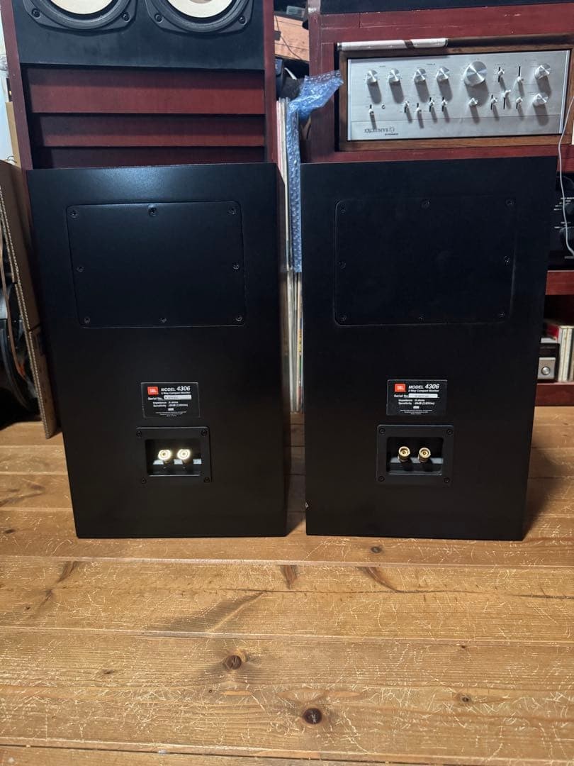 JBL 4306 Compact Monitor Speaker Pair Walnut 89dB 6Ω 150W