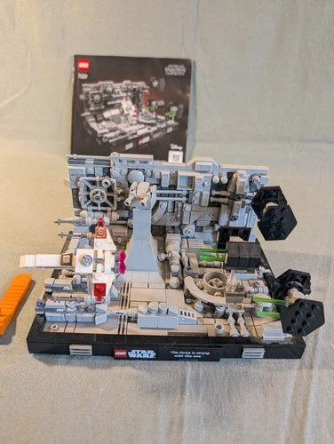 LEGO Star Wars: Death Star Trench Run Diorama (75329) Complete