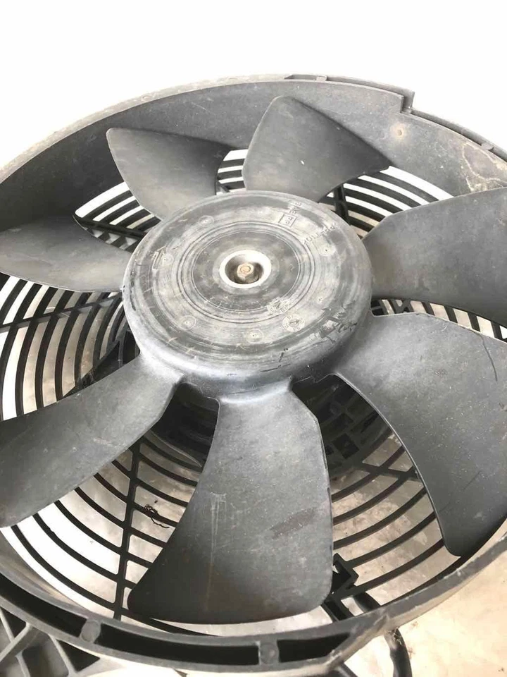 1998-2004 MITSUBISHI MONTERO SPORT A/C Cooling Motor Condenser Fan Assembly - Image 2 of 4