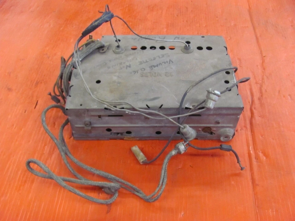 Original 56 Cadillac Wonderbar AM Radio Eldorado 7266505 1956 12V - Image 4 of 4