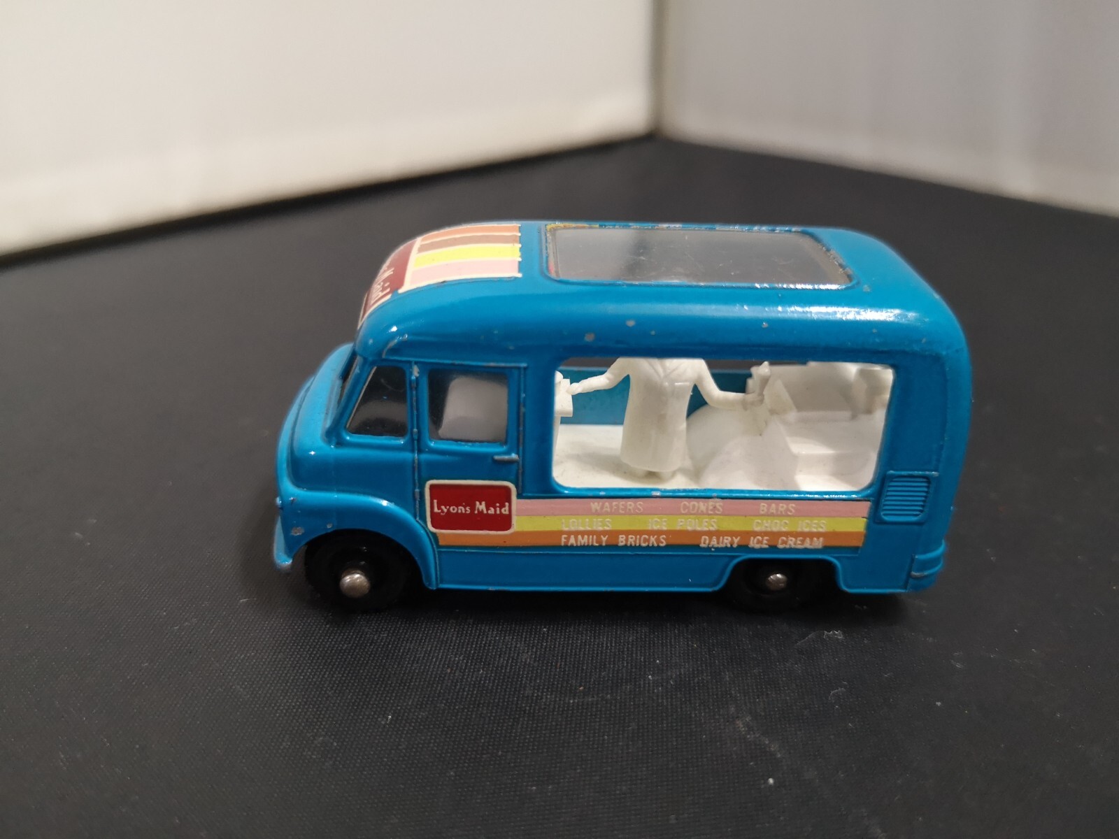 ミニカー　マッチボックス No.47 ICE CREAM SHOP VTG MATCHBOX COMMER ICE CREAM CANTEEN NO. 47 MADE IN ENGLAND
