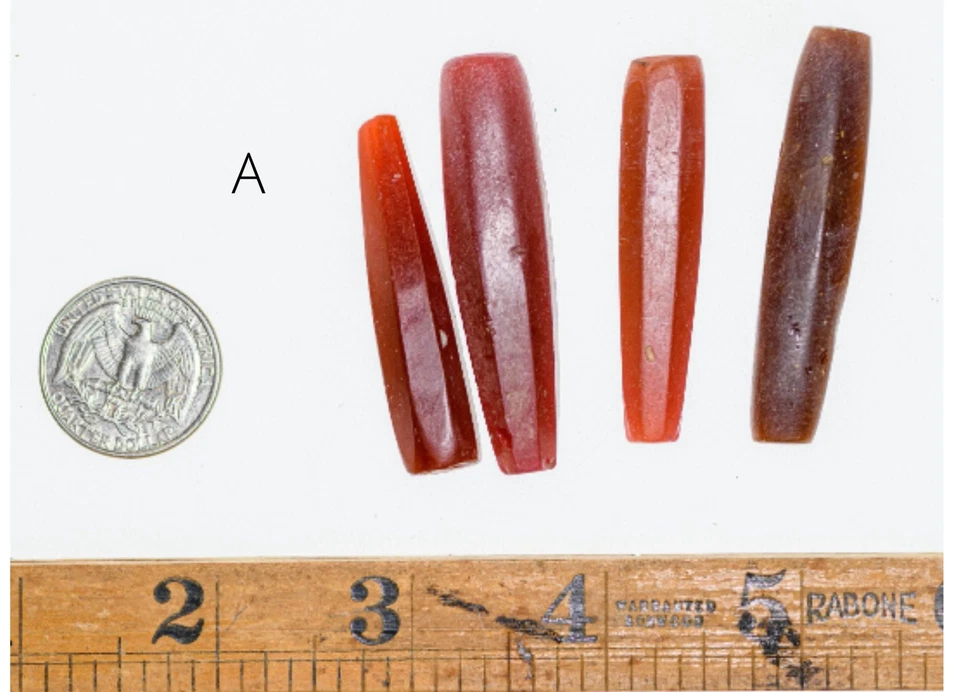 Cuentas antiguas de vidrio facetado rojo ladrillo, comercio africano, bohemio o veneciano, grou Foto 3 de 4