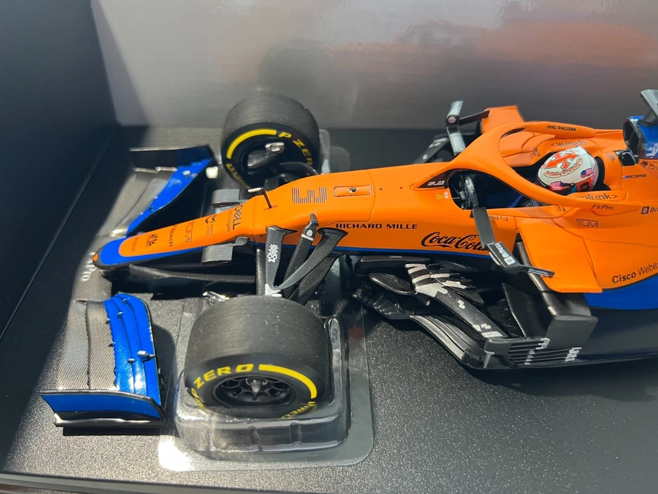 McLAREN F1 TEAM  D. Ricciardo Bahrain  GP. 2021 . 1:18 Minichamps -     552 pcs. - Bild 2 von 4