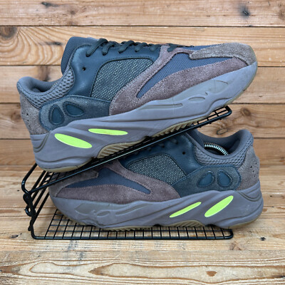 Adidas Turnschuhe Herren Größe UK 10 Yeezy Boost 700 Mauve Wildleder Chunky Schuhe V1