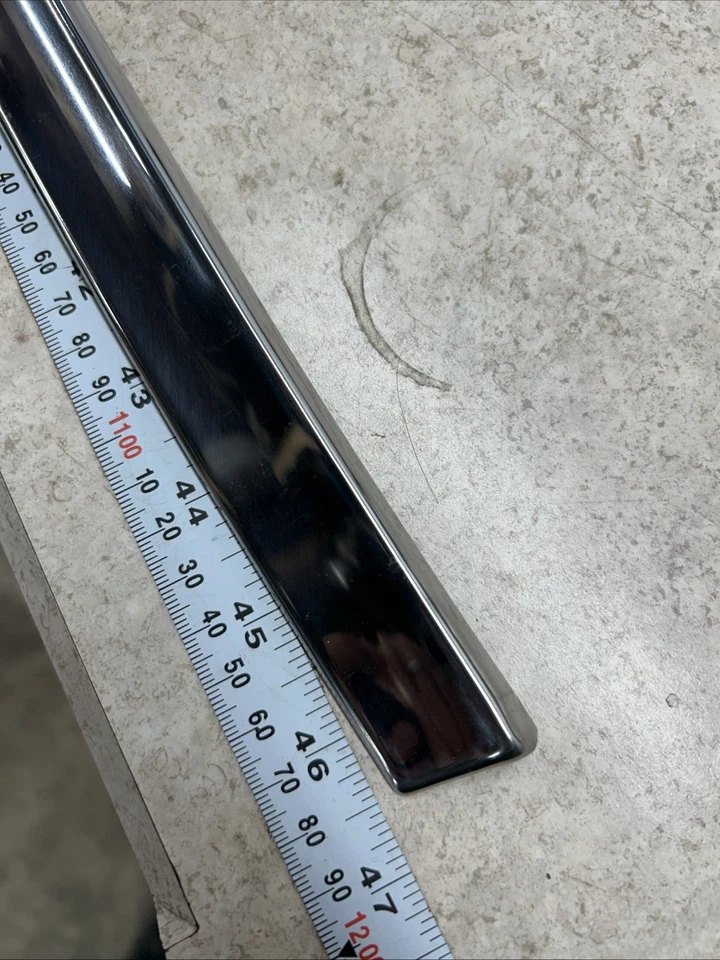 Ford Custom 300 1957 2 puertas moldura de puerta inferior izquierda Foto 3 de 4