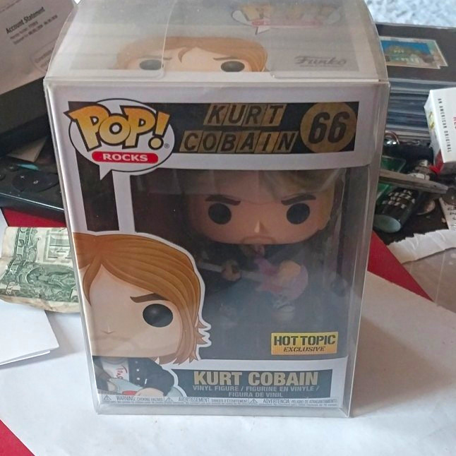 Funko Pop! Rocks Kurt Cobain #66 Hot Topic Exclusive Vinyl Figure