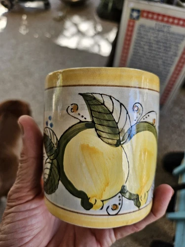 Vintage Dipinto a Mano Italian Pottery Coffee Cup Mug Lemons Design 4"