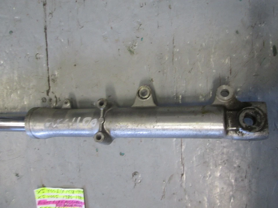 HORQUILLA DELANTERA DERECHA YAMAHA XS400E/F 1978-79 / XS400S 1980 - 1981 39F-23101-00-00 Foto 4 de 4