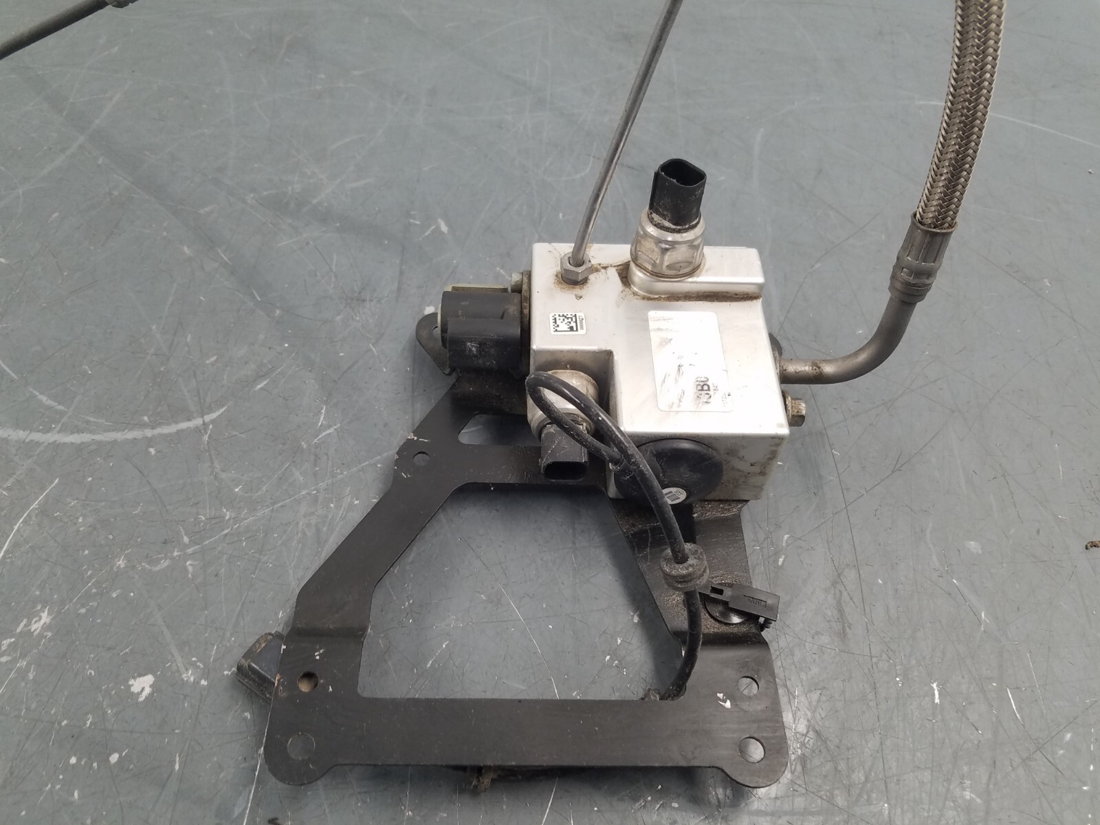 2019 McLaren 600LT 600 LT Suspension Pump Valve / Lines / Hose #6618 H2