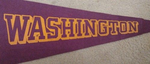 Rare University of Washington Huskies Felt Chicago Pennant Co USA - Picture 2 of 8