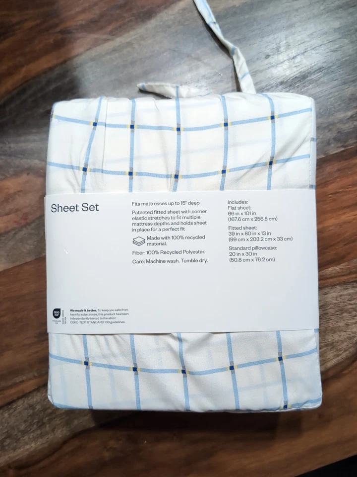 TWIN/XL TWIN Bed sheet set -WHITE AND BLUE STRIPES  Room Essentials  - Image 3 of 4