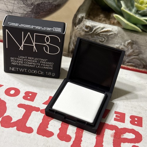 NARS Light Reflecting Setting Powder Travel Sz .06 oz. Translucent Crystal M4 - Picture 3 of 3