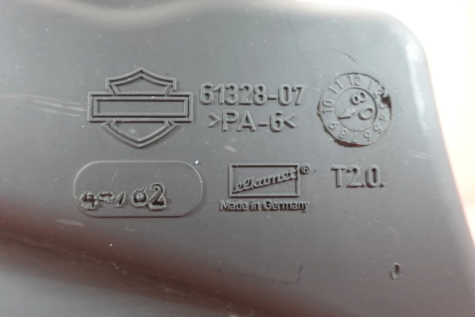 Harley VRSCF 2009-2017 Muscle V-Rod tanque de gasolina combustible 61328-07 Foto 2 de 4