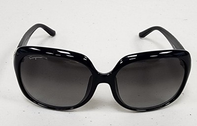 Salvatore Ferragamo SF739SA 001 Sunglasses Black Frame Grey Gradient Lenses NEW