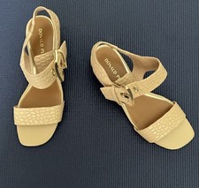DONALD PLINER VIXI WOMENS LOW HEEL CROCCO SAND NEW SZ 7 1/2