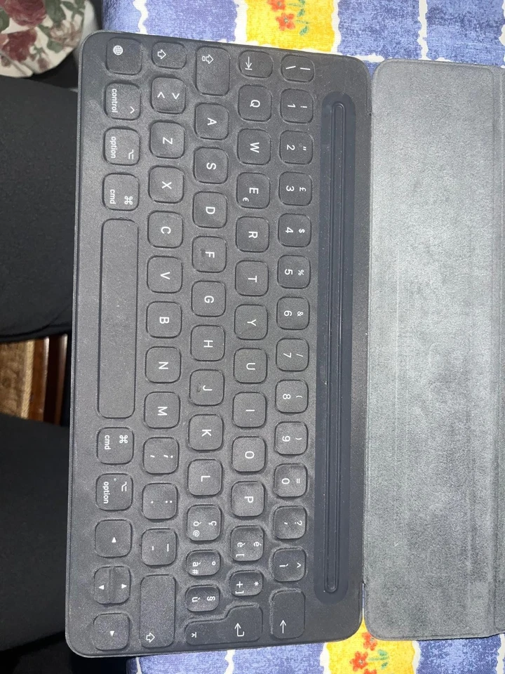 Smart Keyboard per iPad Pro 9,7 originale apple, grigia scura, mai usata  - Immagine 2 di 4