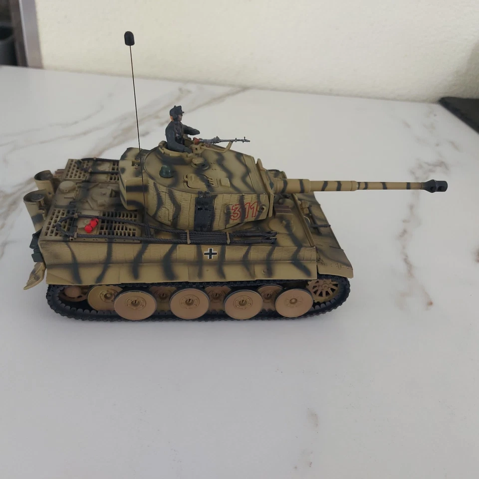 Forces of Valor 1:32 German Tiger I Eastern Front 1944 + Zubehör - Bild 3 von 4