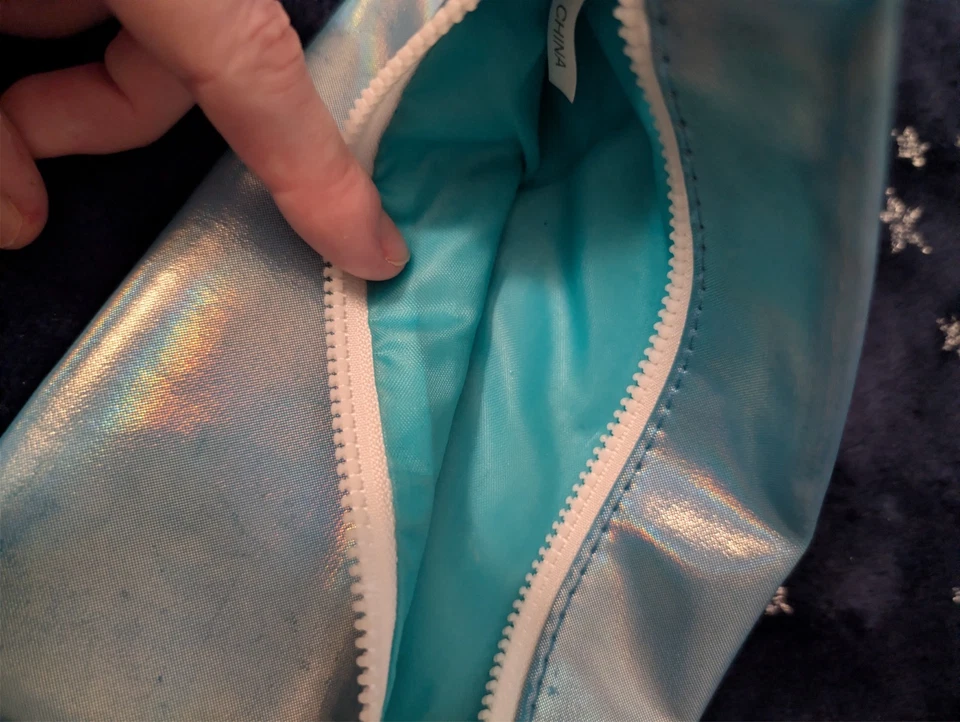 IPSY Glam July 2018 Shiny Blue Iridescent Pink Travel School Gym Makeup Bag - Image 3 of 3