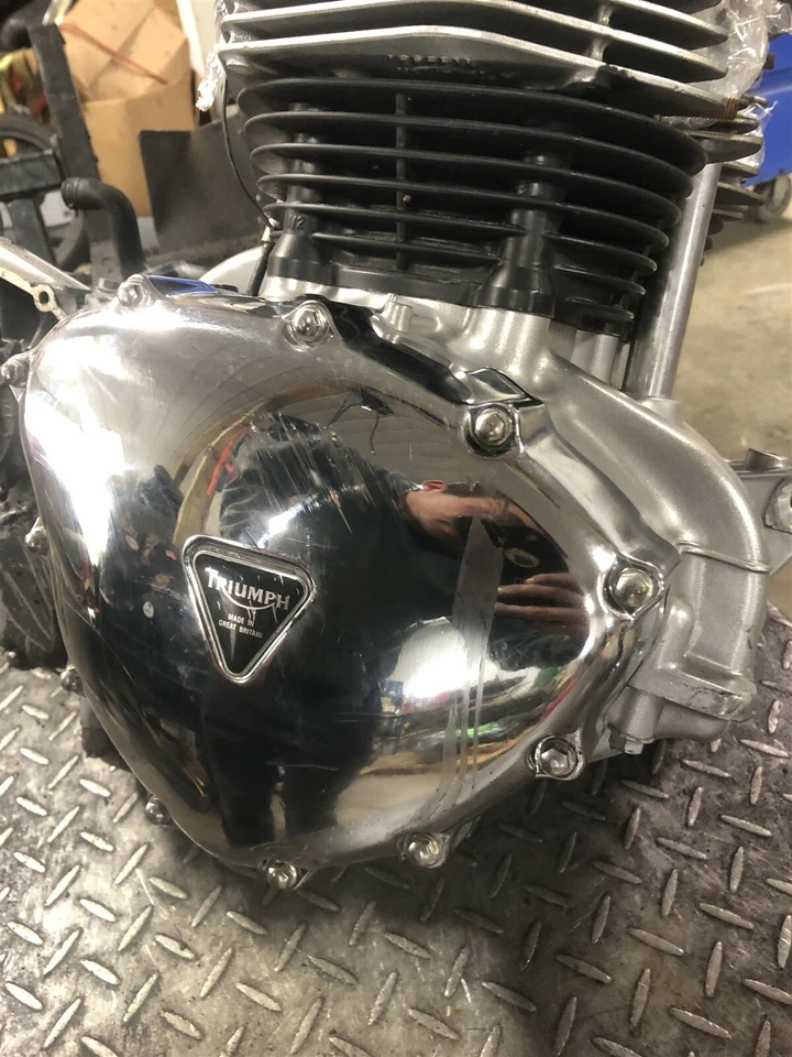 Motor Triumph Bonneville T100 03  Foto 3 de 4