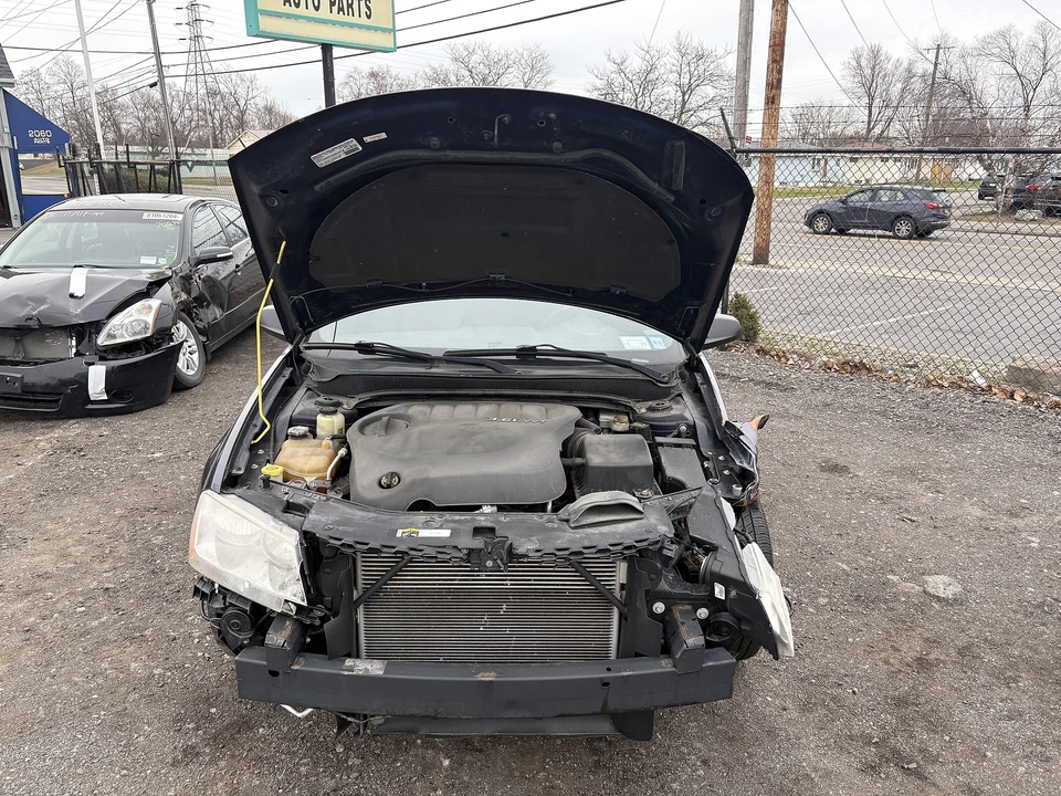 Used Front Left Door Window Regulator Front fits: 2014 Dodge Avenger electric Fr Foto 2 de 4