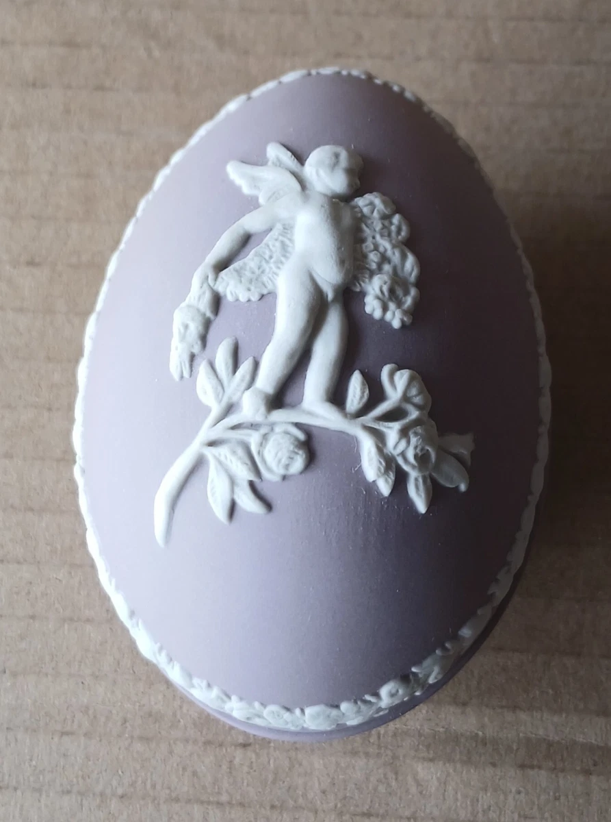 Wedgwood LILAC Jasper Small CUPID Summer EGG BOX ❤️