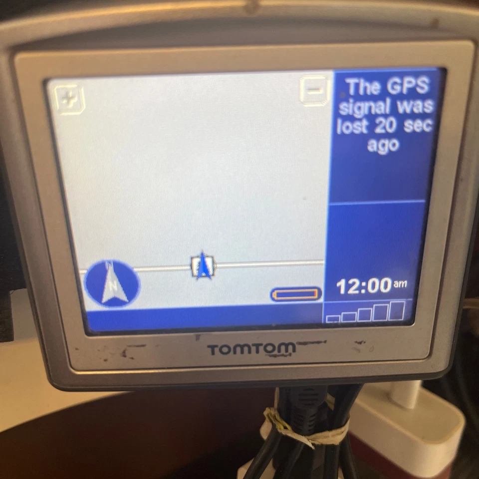 TomTom ONE 3rd Edition 1GB GPS Navigation System Maps 4N01.002 With USB Car Chg - Image 3 of 4