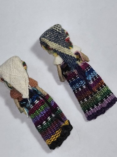2- Mini Guatemala Worry Dolls Tiny Miniature 2.5" Woven Dresses Silk Faces - Bild 5 von 6