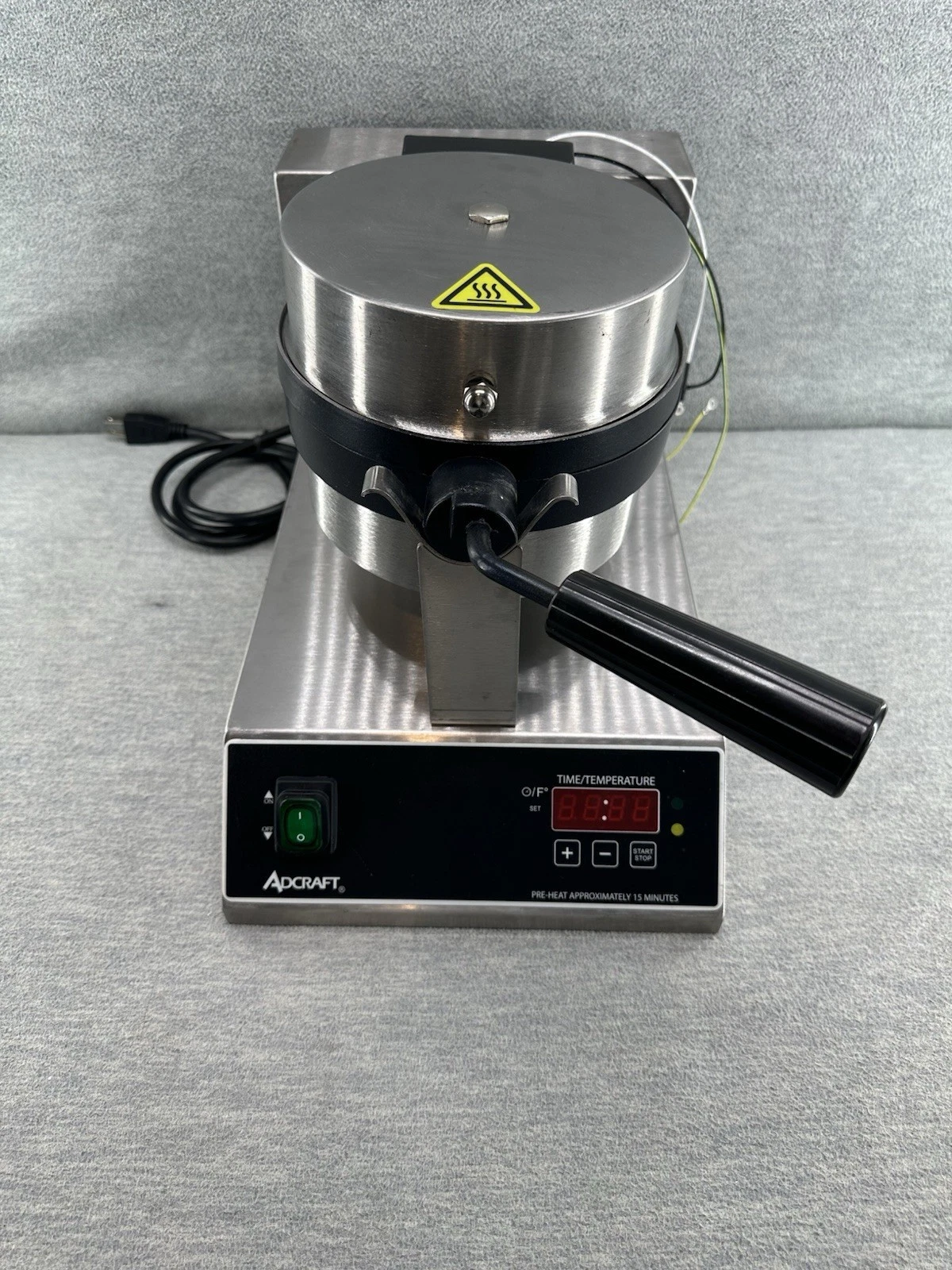 ADCRAFT BWM-7/R - Commercial 7" Round Electric Belgian Waffle Maker *FOR PARTS*