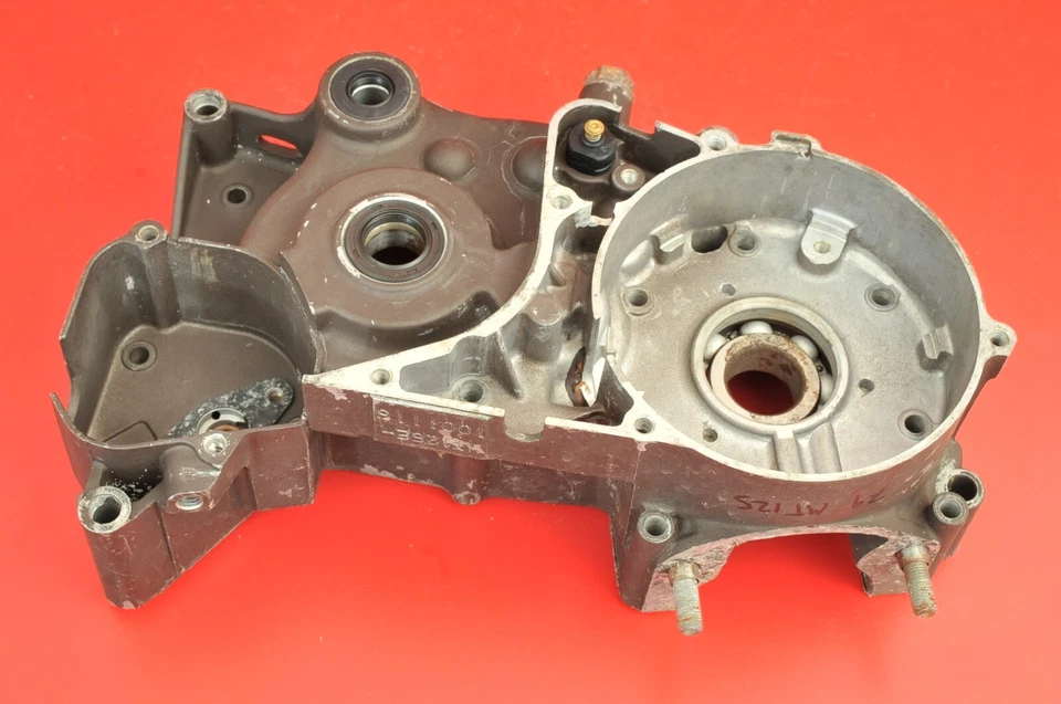 Honda MT125 MT 125 1979 Elsinore motor izquierdo derecho cárter cárter mitad Foto 3 de 4