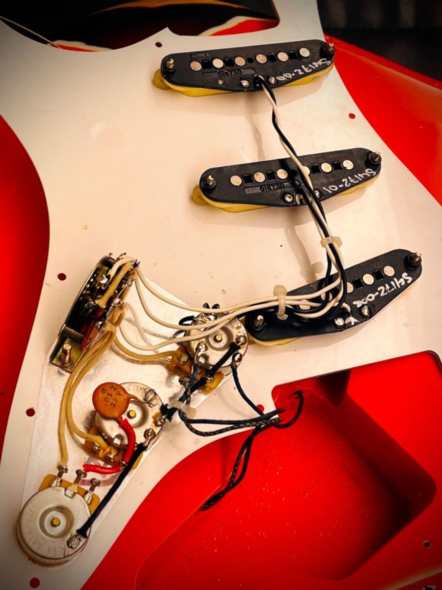 【レリック】Fender Japan Stratocaster Relic Fender Japan Stratocaster Restomod Heavy Relic Fiesta Red