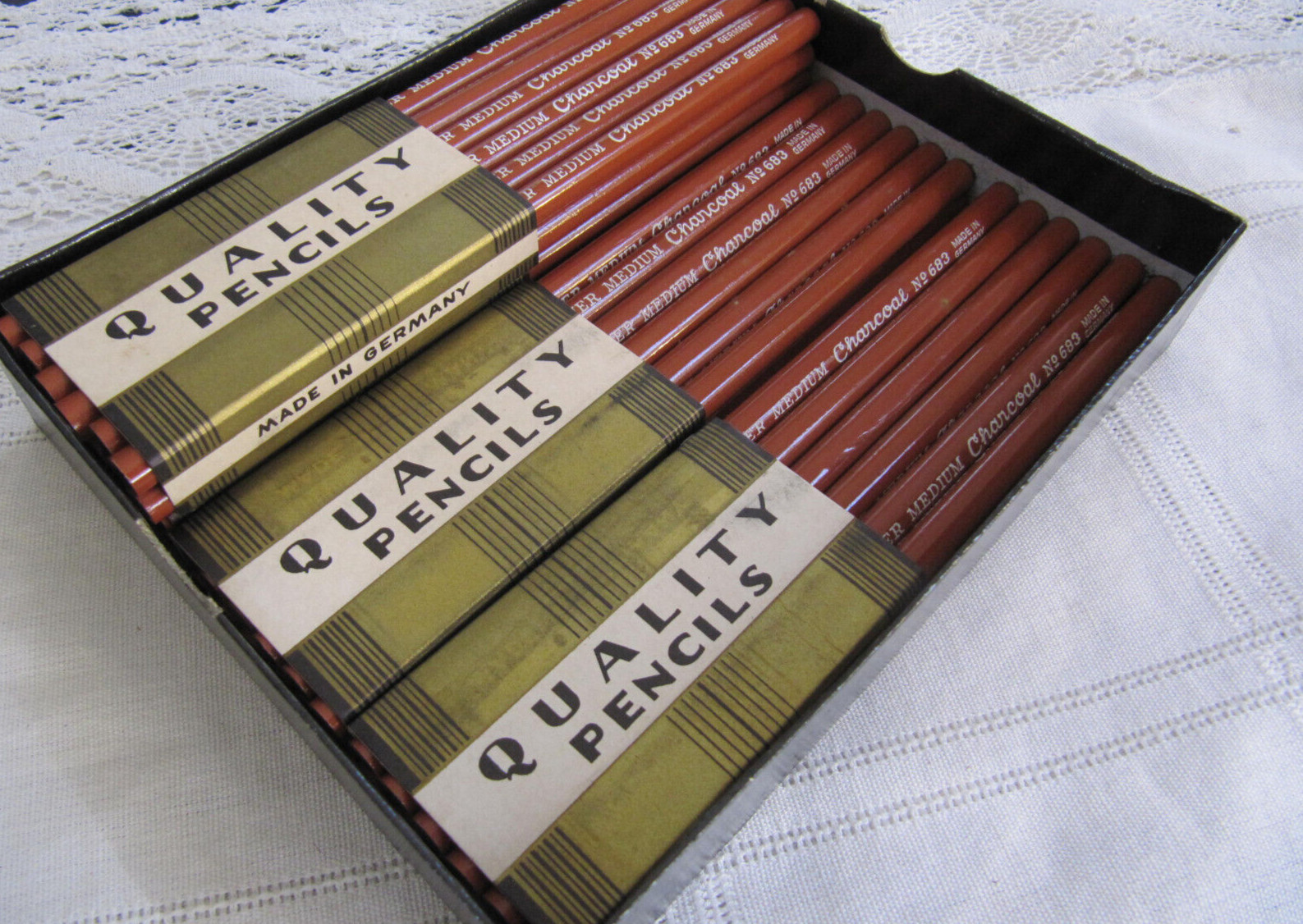 48 German GRUMBACHER Medium vtg Charcoal  Pencils No. 683 Vtg NOS Germany lot