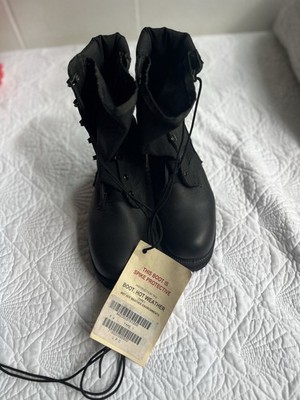 Military combat boots unisex Wellco size 4W men size 6.5 women US