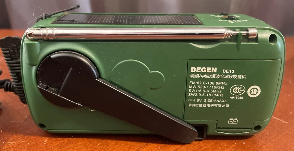 Radio solar/manivela/enchufe de emergencia de alta calidad Degen De13. ¡¡Aprobado por Bugout!!! Foto 3 de 4