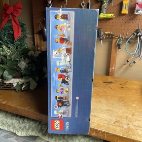LEGO Creator Expert Assembly Square 10255 Brand New Sealed Retired 