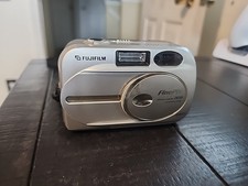 Fujifilm FinePix 2650 Digital 2.0MP 3x Optical Zoom Silver Tested Working-C4A