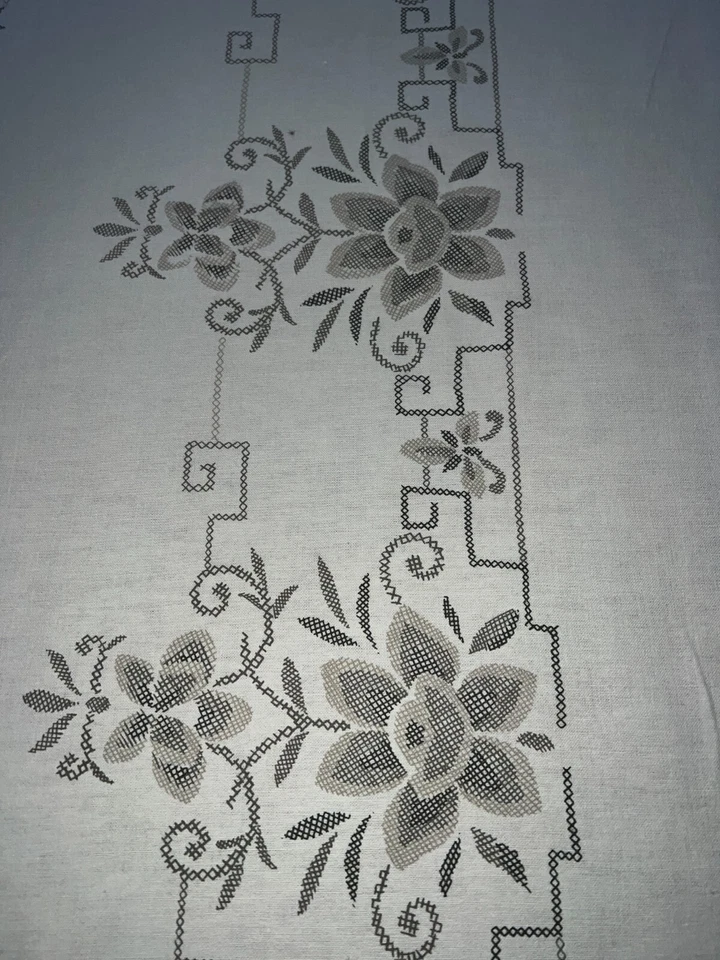 Ancienne nappe en coton made in France  150 cmx 180 cm + 6 serviettes réf T106 - Photo 4/4