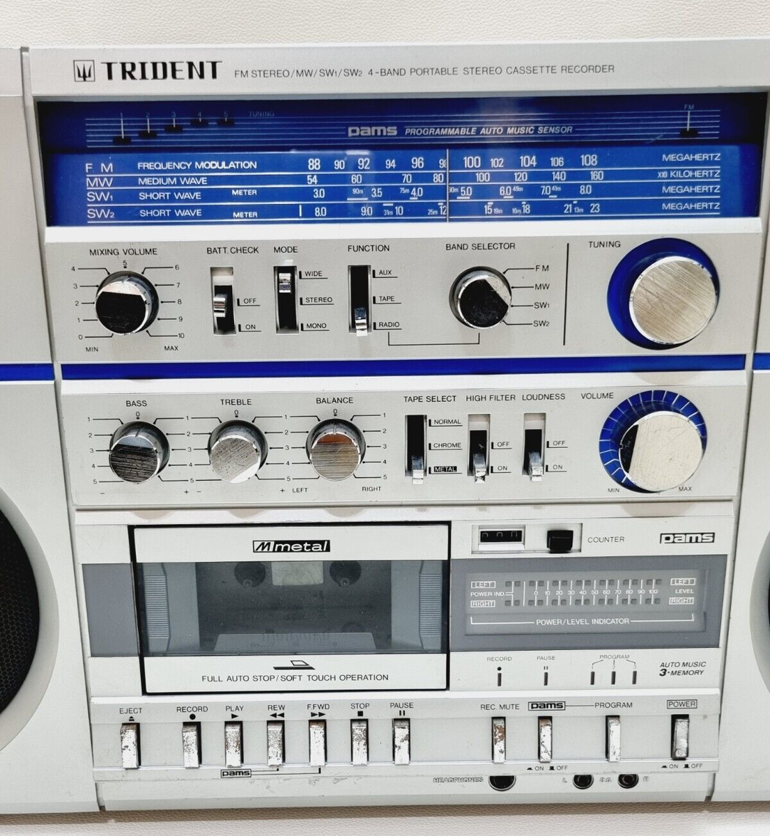 TRIDENT CX-444F-3 4バンド 2ワイ 4スピーカー ラジカセ TRIDENT CX-444F-3 4バンド 2ワイ 4スピーカー ラジカセ