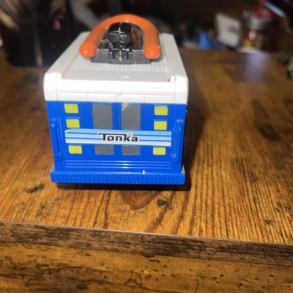 2010 Hasbro Funrise Tonka Emergency Servings Toy Vehicle Lights & Sounds Works - Image 4 of 4