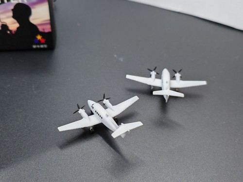 1/350 B200 Beechcraft Air King model 2pcs - Picture 6 of 7