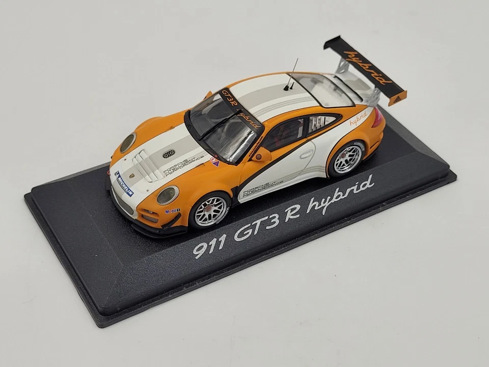 Minichamps Porsche 911 GT3 R Hybrid (997) 1:43 Modell 2011 weiß/orange NEU u OVP