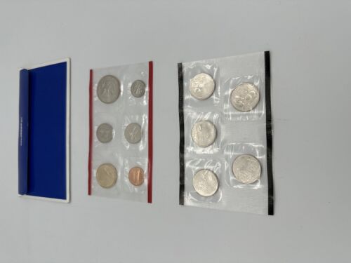 2004 United States Mint Uncirculated Coin Set Philadelphia - Picture 2 of 2