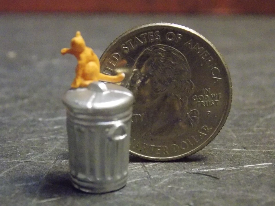 Dollhouse Miniature Cat Trash Can Animals 1:48 Quarter Scale B424 Dollys Gallery - Image 2 of 3