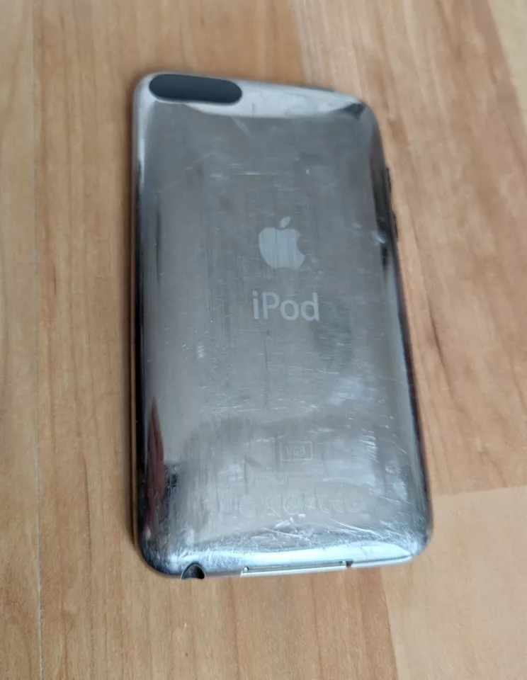 iPod Touch 2. Generation - A1288 ( ...defekt ) - Bild 2 von 2
