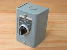 Allen Bradley 800H-JK2A Selector Switch 800HJK2A w/Enclosure