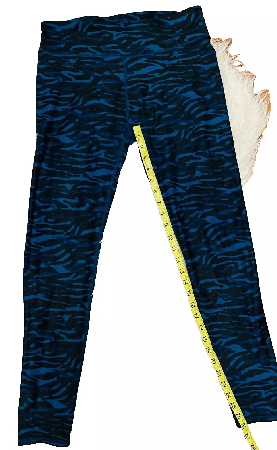 fabletics tiger camo salar powerhold leggings