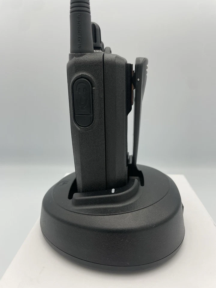 Motorola CP185 Radio VHF  136-174 MHz | Mint |  Bat, Ant, CHG Free Programming! - Image 3 of 4