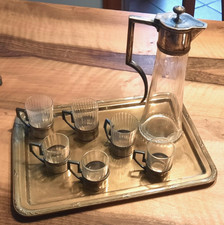 Jugendstil-Karaffe mit Deckel,  mit 6 Gläschen in versilberten Haltern, Orivit