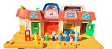 Vintage Fisher Price Main Street 2500 1985 w/ Figures Firehouse Bank Post